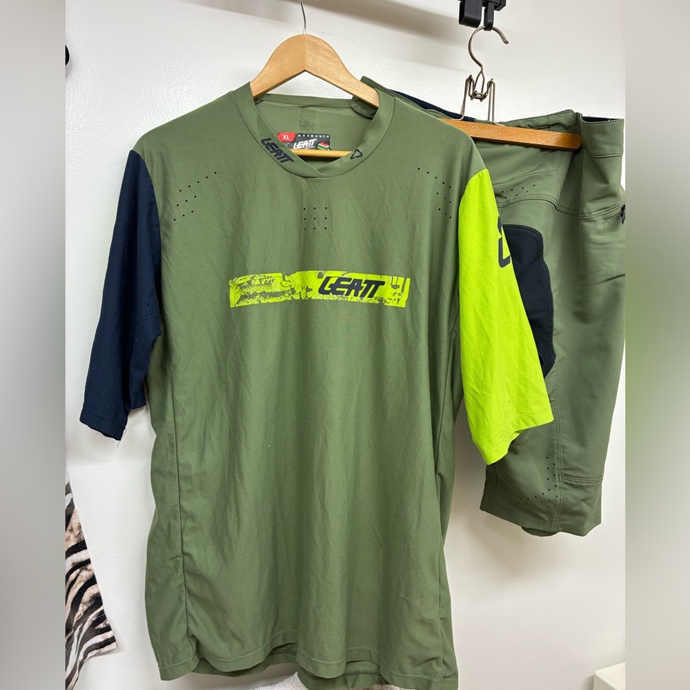 Leatt Men's Outfit XL/L Short Sleeve Jersey/Shorts MTB Trail 4.0 Green Cactus